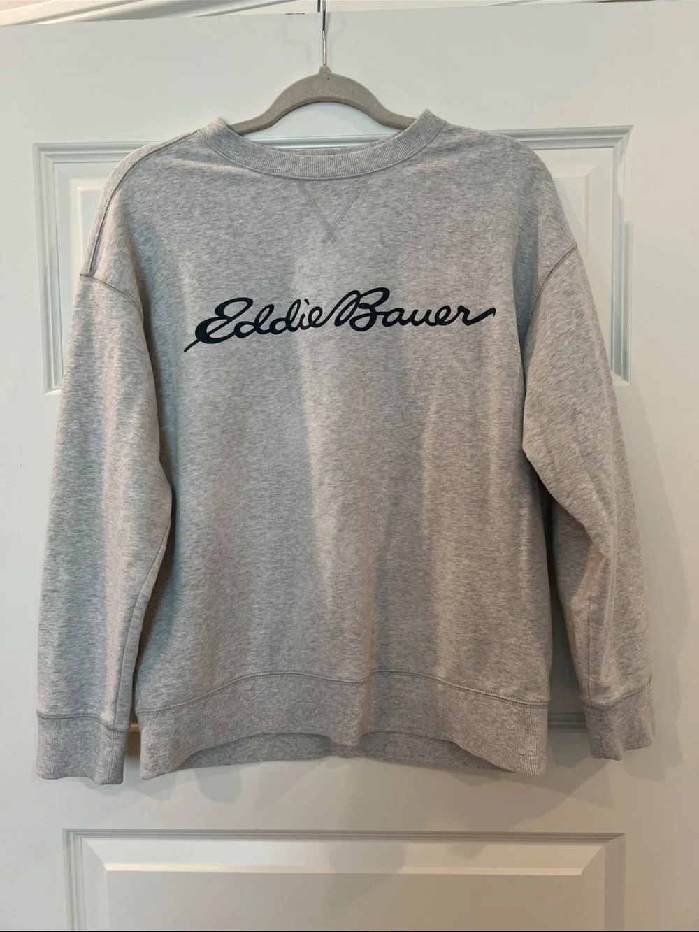 Eddie Bauer Signature Logo Gray Crewneck Sweatshirt Women’s M Relaxed Fit